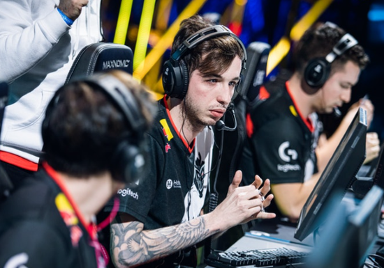 英特尔在CES 2025展示AI PC与边缘计算新突破